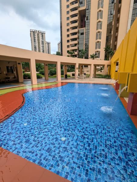Dover Parkview Condominium For Sale at S$ 1,450,000 | PropertyGuru Singapore - Exterior