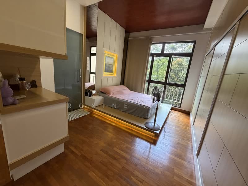 Seletaris Condominium For Sale at S$ 1,900,000 | PropertyGuru Singapore - Master Room