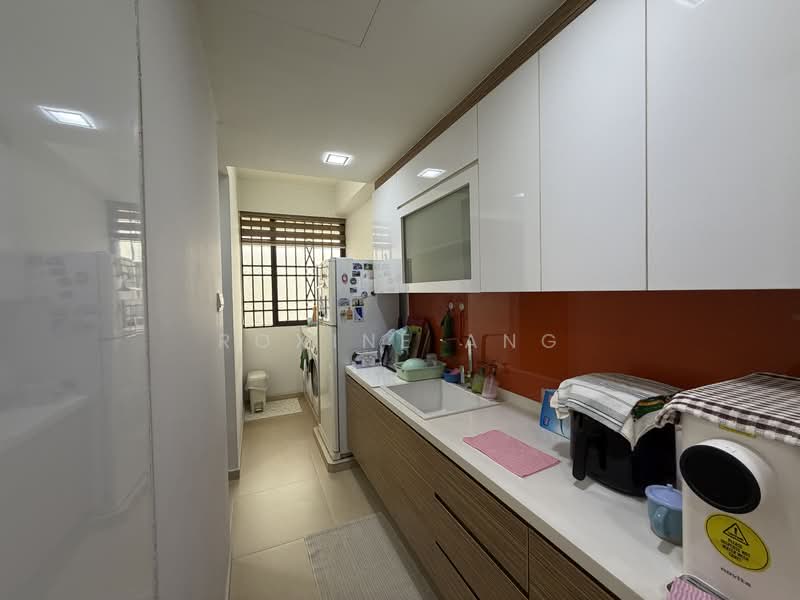 Seletaris Condominium For Sale at S$ 1,900,000 | PropertyGuru Singapore - Kitchen