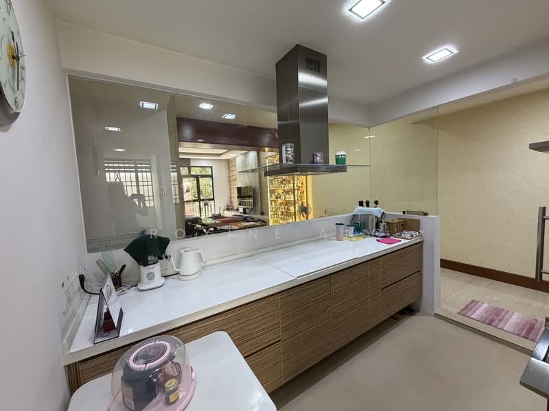 Seletaris Condominium For Sale at S$ 1,900,000 | PropertyGuru Singapore - Kitchen