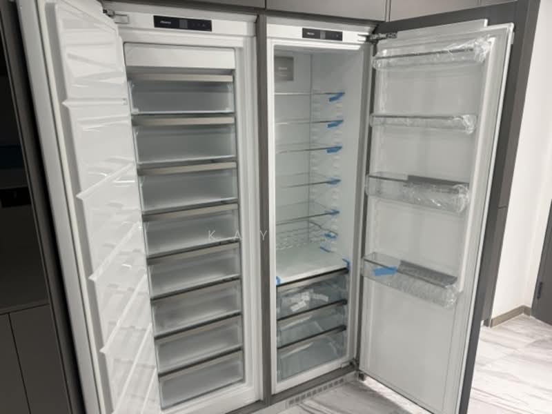 The Landmark, 173 Chin Swee Road, 4 Bedrooms, 1,141 sqft, Condominium For Rent, by Kay. ., 500090886 - Double door fridge - PropertyGuru.com.sg