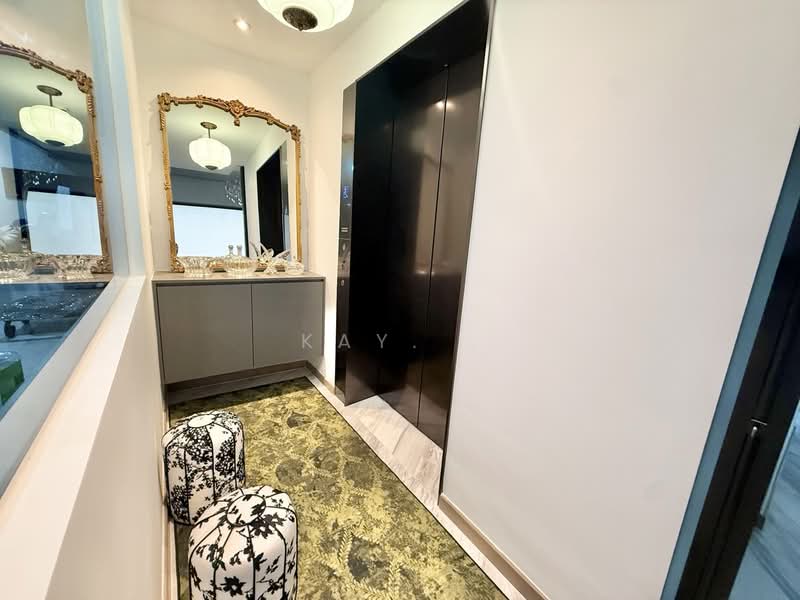 The Landmark, 173 Chin Swee Road, 4 Bedrooms, 1,141 sqft, Condominium For Rent, by Kay. ., 500090886 - Entrance / private lift - PropertyGuru.com.sg