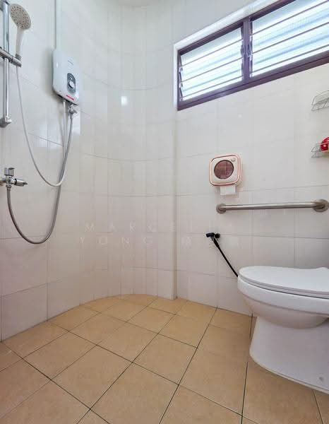 133 Lorong Ah Soo, 133 Lorong Ah Soo, Hougang / Punggol / Sengkang, 3 Bedrooms, 1,118 sqft, HDB Flat For Sale, by Marcella Yong 杨惠晴, 500090897 - Bathroom - PropertyGuru.com.sg