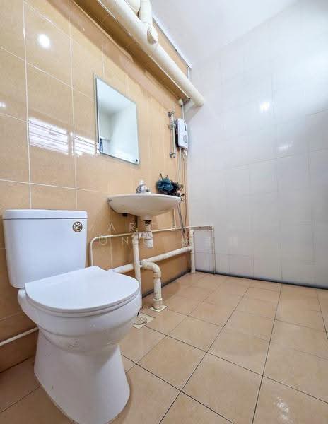 133 Lorong Ah Soo, 133 Lorong Ah Soo, Hougang / Punggol / Sengkang, 3 Bedrooms, 1,118 sqft, HDB Flat For Sale, by Marcella Yong 杨惠晴, 500090897 - Bathroom - PropertyGuru.com.sg