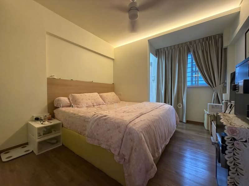 403 Pandan Gardens HDB Flat For Sale at S$ 599,999 | PropertyGuru Singapore - Bedroom