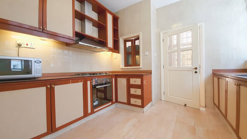 Woodgrove Estate, 5 Cedarwood Grove, 6 Bedrooms, 6,674 sqft, Detached House For Rent, by Justin Koh, 500090909 - Kitchen - PropertyGuru.com.sg