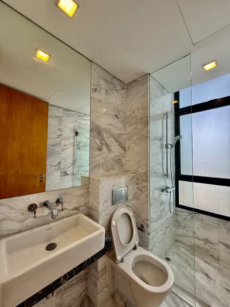 Skypark @ Somerset, 22 Saint Thomas Walk, 4 Bedrooms, 3,347 sqft, Apartment For Rent, by Elaine Goh, 500090911 - Bathroom - PropertyGuru.com.sg