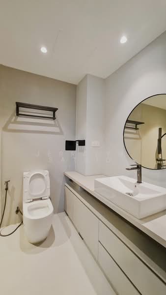 Ocean Park Condominium For Sale at S$ 4,390,000 | PropertyGuru Singapore - Bathroom
