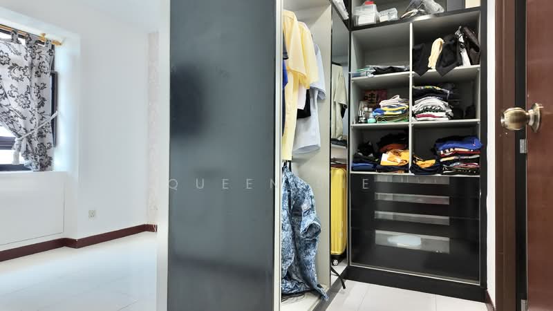 Walk-in Wardrobe