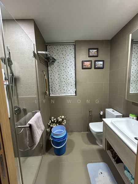 The Crest, 101 Prince Charles Crescent, 3 Bedrooms, 1,334 sqft, Condominium For Rent, by Lyn Wong, 500090929 - Bathroom - PropertyGuru.com.sg