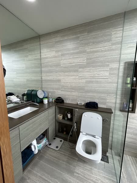 The Crest, 101 Prince Charles Crescent, 3 Bedrooms, 1,334 sqft, Condominium For Rent, by Lyn Wong, 500090934 - Bathroom - PropertyGuru.com.sg