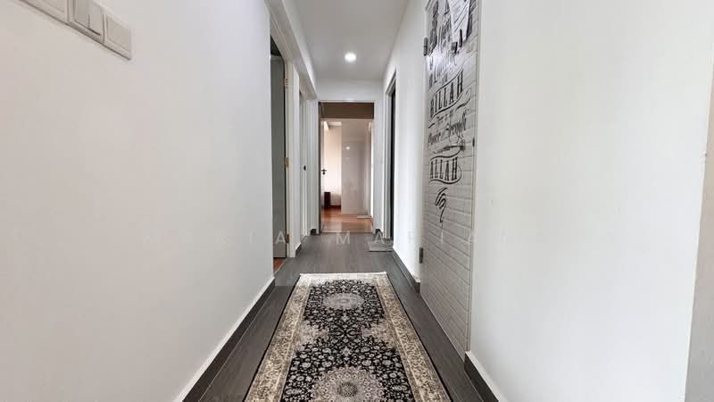 666A Punggol Drive HDB Flat For Sale at S$ 888,000 | PropertyGuru Singapore - Corridor