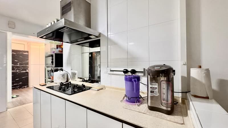 666A Punggol Drive HDB Flat For Sale at S$ 888,000 | PropertyGuru Singapore - Kitchen
