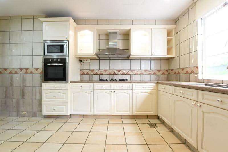 Gentle Villas, 71 Gentle Drive, 5 Bedrooms, 7,382 sqft, Detached House For Rent, by David Sim BBM, 500090953 - PropertyGuru.com.sg