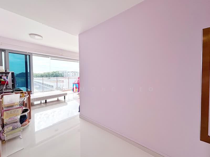 The Scala @ Lorong Chuan Condominium For Sale at S$ 1,740,000 | PropertyGuru Singapore - Private foyer