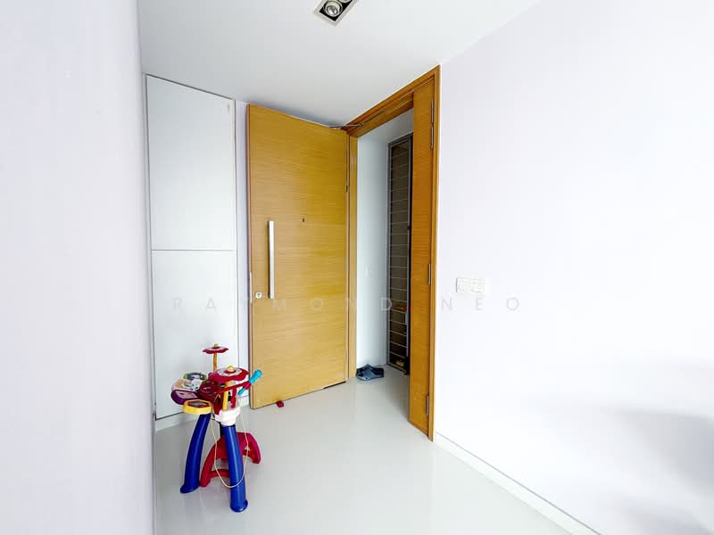 The Scala @ Lorong Chuan Condominium For Sale at S$ 1,740,000 | PropertyGuru Singapore - Entrance/foyer