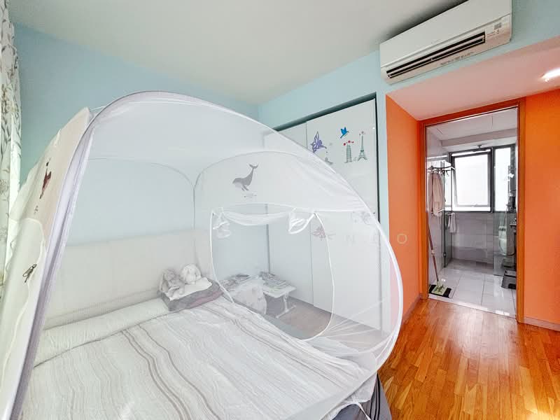 The Scala @ Lorong Chuan Condominium For Sale at S$ 1,740,000 | PropertyGuru Singapore - Master with ensuite