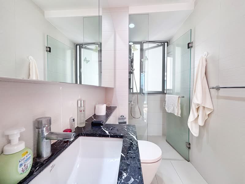 The Scala @ Lorong Chuan Condominium For Sale at S$ 1,740,000 | PropertyGuru Singapore - Common Bathroom