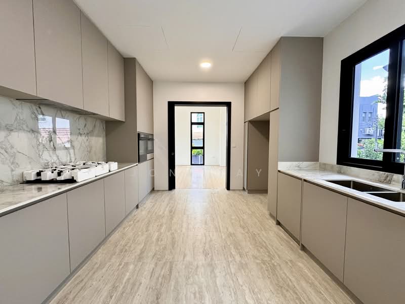 D10 Holland Grove Detached House For Sale at S$ 19,800,000 | PropertyGuru Singapore - Kitchen