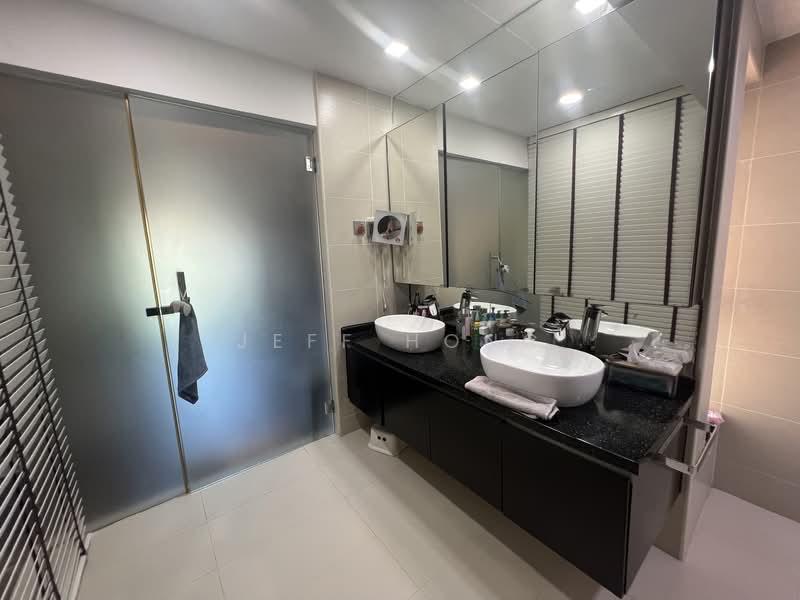 Pasir Ris Way Semi-Detached House For Sale at S$ 6,280,000 | PropertyGuru Singapore - Master Bathroom