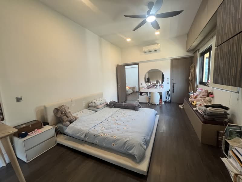 Pasir Ris Way Semi-Detached House For Sale at S$ 6,280,000 | PropertyGuru Singapore - Common Bedroom