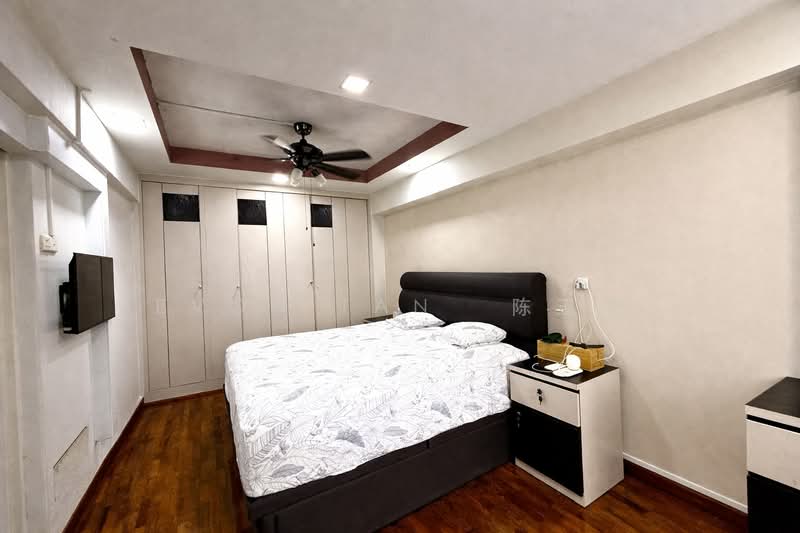 406C Fernvale Road HDB Flat For Sale at S$ 690,000 | PropertyGuru Singapore - Bedroom