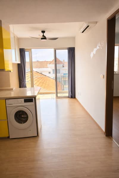 Tivoli Grande Condominium For Sale at S$ 1,020,000 | PropertyGuru Singapore - Brightly Living area