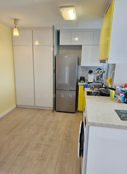 Tivoli Grande Condominium For Sale at S$ 1,020,000 | PropertyGuru Singapore - Kitchen