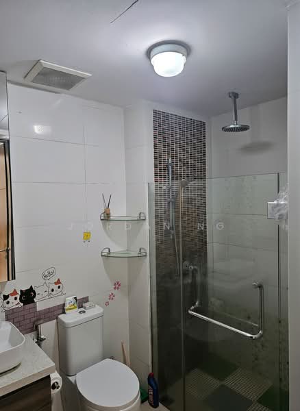 Tivoli Grande Condominium For Sale at S$ 1,020,000 | PropertyGuru Singapore - Bathroom