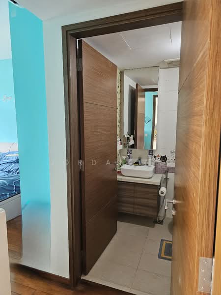 Tivoli Grande Condominium For Sale at S$ 1,020,000 | PropertyGuru Singapore - Bathroom