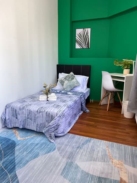 Textile Centre Apartment For Sale at S$ 1,300,000 | PropertyGuru Singapore - Bedroom