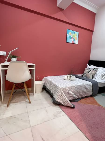 Textile Centre Apartment For Sale at S$ 1,300,000 | PropertyGuru Singapore - Bedroom