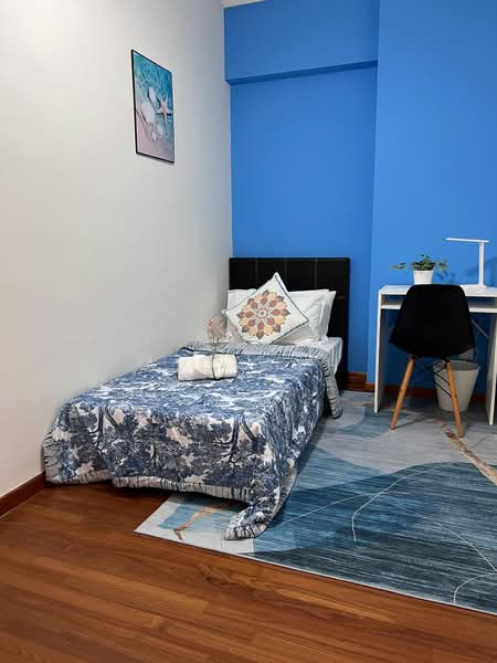 Textile Centre Apartment For Sale at S$ 1,300,000 | PropertyGuru Singapore - Bedroom