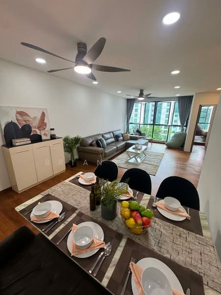 Hilltop Grove Condominium For Sale at S$ 1,180,000 | PropertyGuru Singapore - Living Room