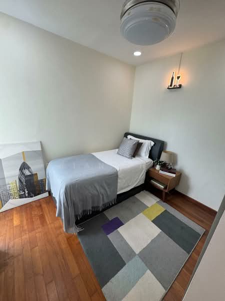 Hilltop Grove Condominium For Sale at S$ 1,180,000 | PropertyGuru Singapore - Bedroom