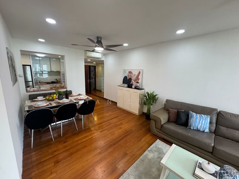 Hilltop Grove Condominium For Sale at S$ 1,180,000 | PropertyGuru Singapore - Living Room