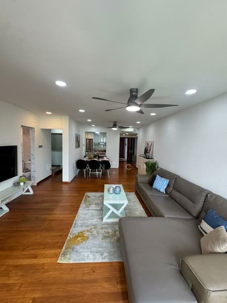 Hilltop Grove Condominium For Sale at S$ 1,180,000 | PropertyGuru Singapore - Living Room