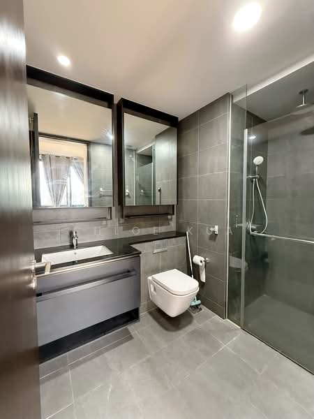 Park Colonial Condominium For Sale at S$ 1,680,000 | PropertyGuru Singapore - Bathroom