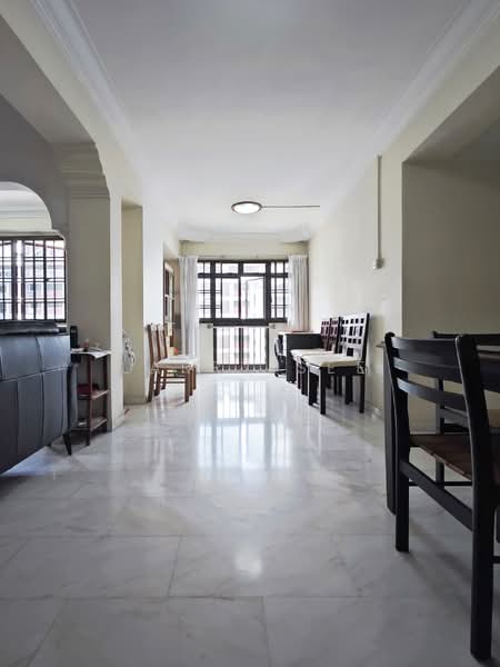 836 Hougang Central HDB Flat For Sale at S$ 949,000 | PropertyGuru Singapore - Dining room 