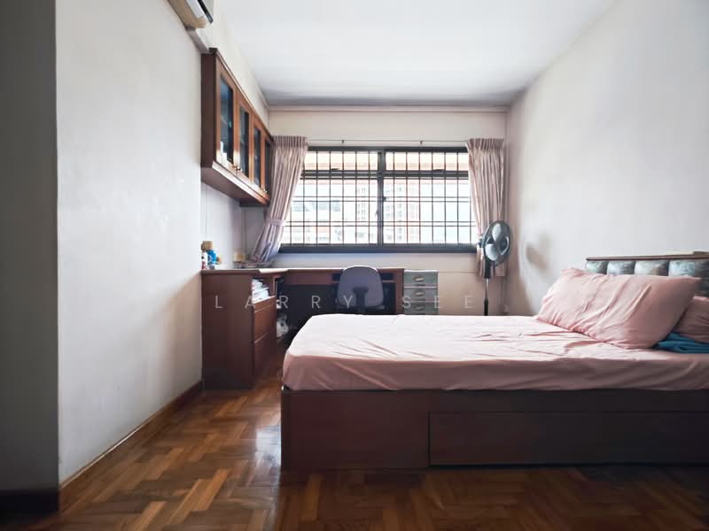 836 Hougang Central HDB Flat For Sale at S$ 949,000 | PropertyGuru Singapore - Bedroom 2