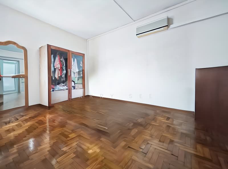 836 Hougang Central HDB Flat For Sale at S$ 949,000 | PropertyGuru Singapore - Master rm declutter (illustration only)