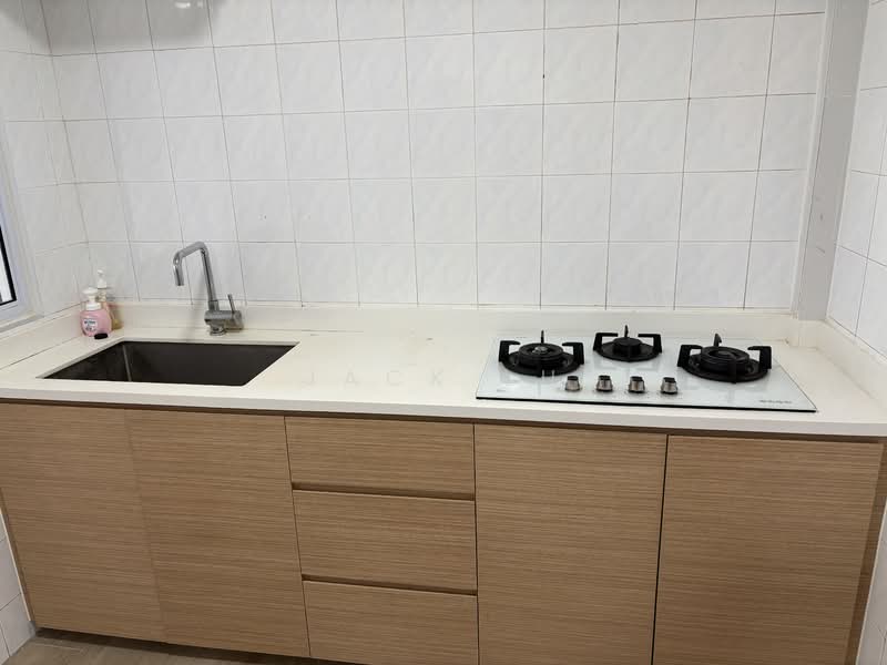 288D Jurong East Street 21 HDB Flat For Sale at S$ 898,800 | PropertyGuru Singapore - Kitchen