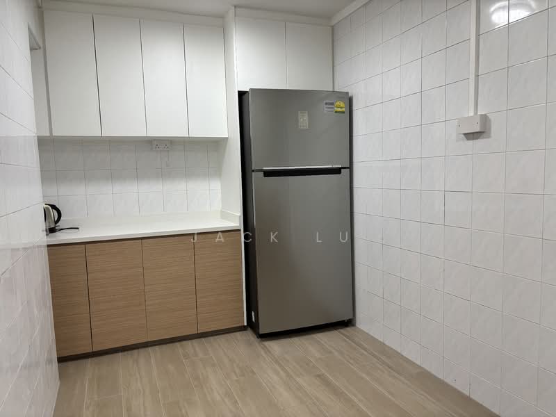 288D Jurong East Street 21 HDB Flat For Sale at S$ 898,800 | PropertyGuru Singapore - Kitchen