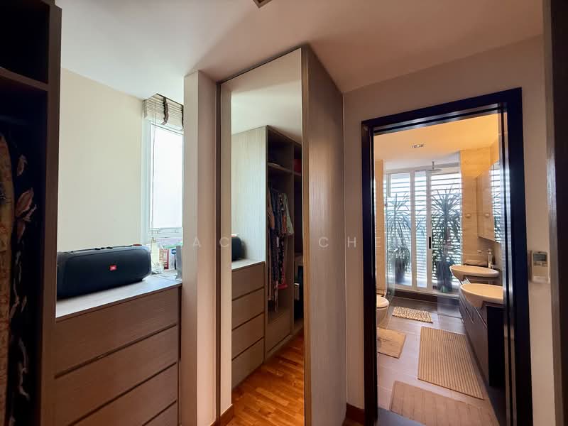 Savannah Condopark Condominium For Sale at S$ 3,200,000 | PropertyGuru Singapore - Walk-in wardrobe