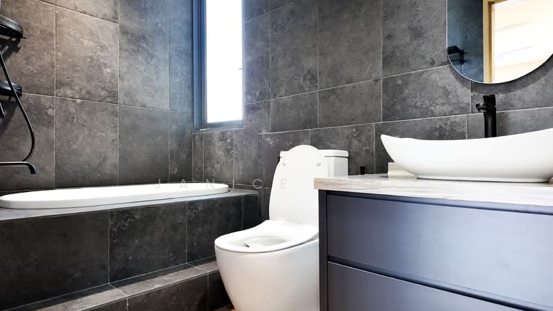 Boathouse Residences, 33 Upper Serangoon View, 3 Bedrooms, 1,001 sqft, Condominium For Rent, by Janice Sim, 500091100 - Master Bathroom - PropertyGuru.com.sg