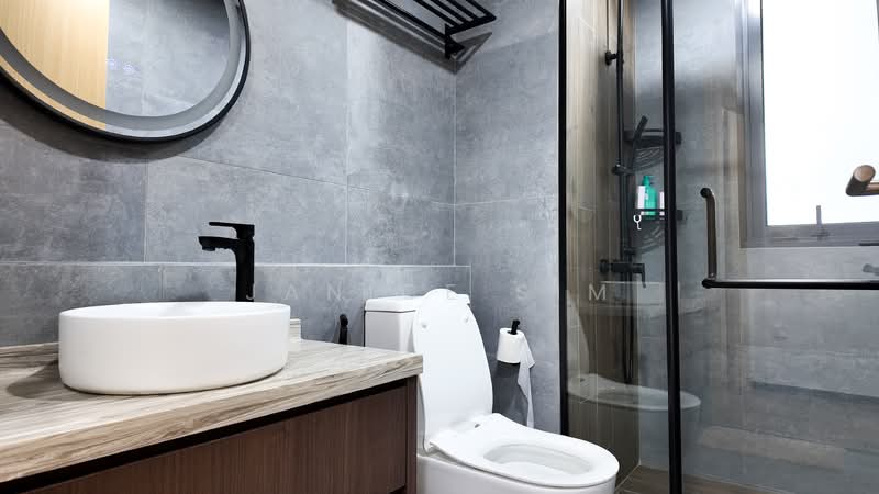 Boathouse Residences, 33 Upper Serangoon View, 3 Bedrooms, 1,001 sqft, Condominium For Rent, by Janice Sim, 500091100 - Common Bathroom - PropertyGuru.com.sg