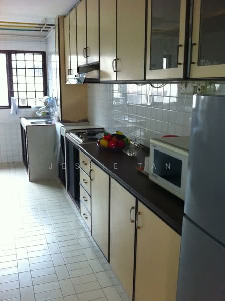 195 Bishan Street 13, 195 Bishan Street 13, 2 Bedrooms, 721 sqft, HDB Flat For Rent, by Jessie Tan, 500091105 - Kitchen - PropertyGuru.com.sg