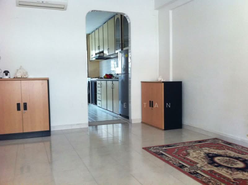 195 Bishan Street 13, 195 Bishan Street 13, 2 Bedrooms, 721 sqft, HDB Flat For Rent, by Jessie Tan, 500091105 - Living Room - PropertyGuru.com.sg