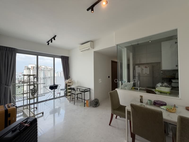 Queens Peak, 1 Dundee Road, 3 Bedrooms, 840 sqft, Condominium For Rent, by Charles Ong, 500091107 - Living Room - PropertyGuru.com.sg