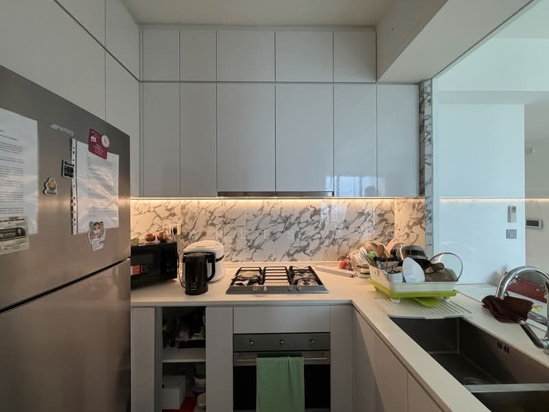 Queens Peak, 1 Dundee Road, 3 Bedrooms, 840 sqft, Condominium For Rent, by Charles Ong, 500091107 - Kitchen - PropertyGuru.com.sg